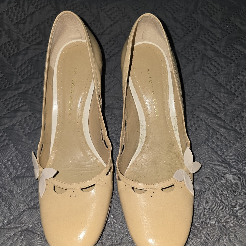 Antonio Melani Beige Heels with Butterfly Detail